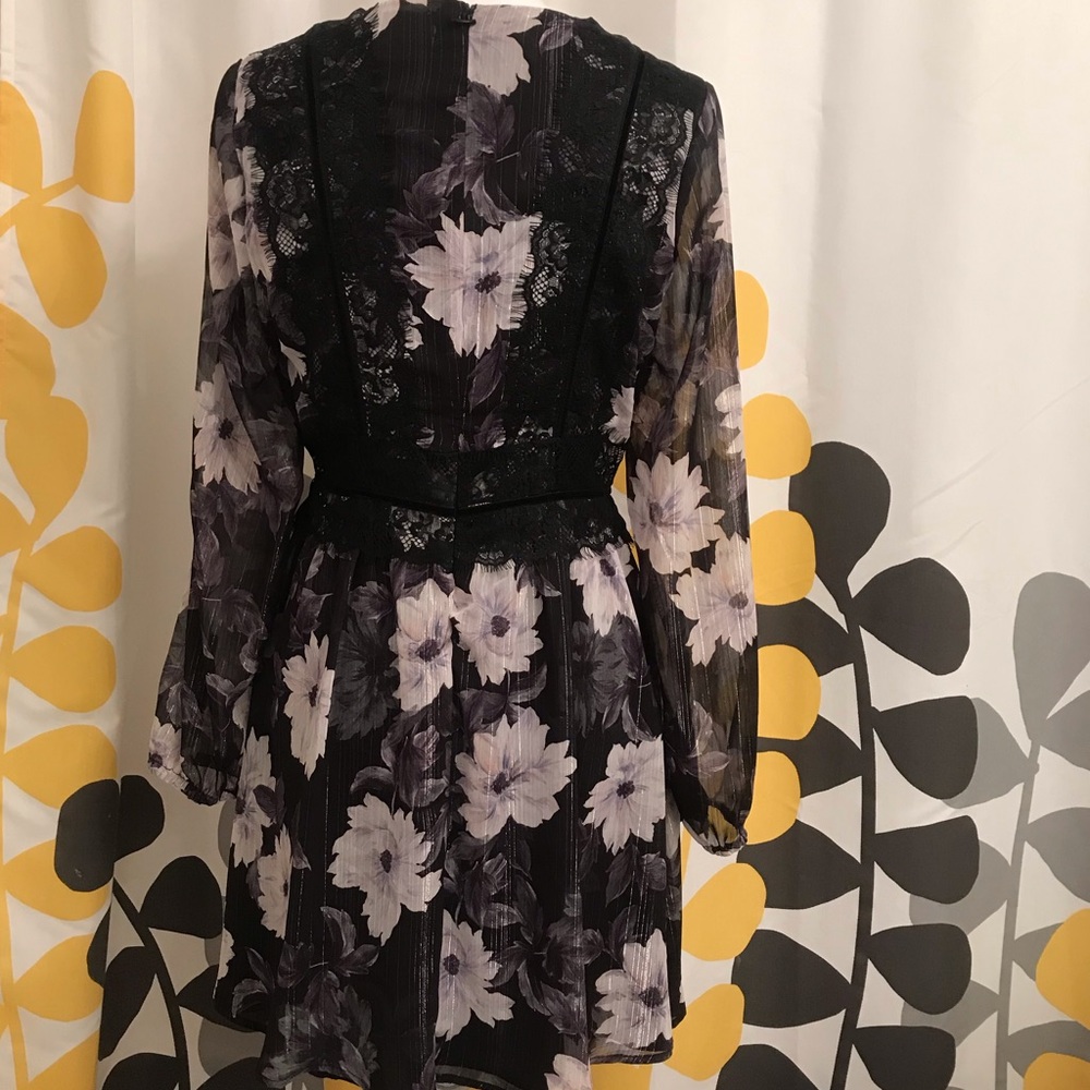 ❣️PRETTY FLORAL DRESS❣️ - Picture 5 of 7